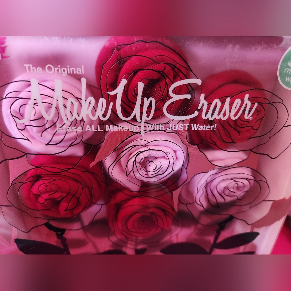 MakeUp Eraser 'Roses' 7 Day Set - Picture 2 of 10